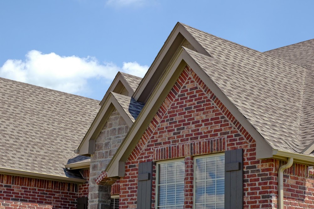 B & W Roofing and Gutters